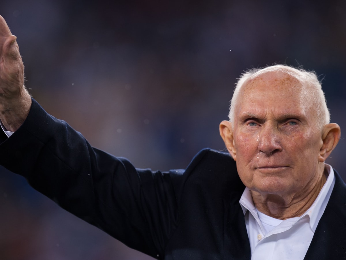 Y.A. Tittle Passes Away At The Age of 90