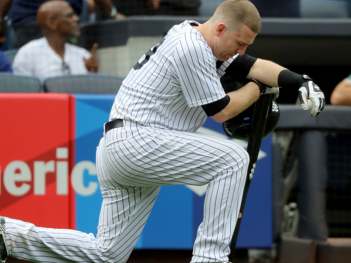 Fan hit in ear by line drive during Brewers/Rockies game