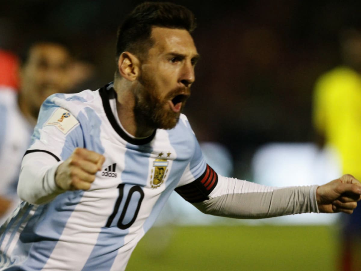 Lionel Messi leads Argentina over Ecuador with late goal to kick off World  Cup qualifying in CONMEBOL 