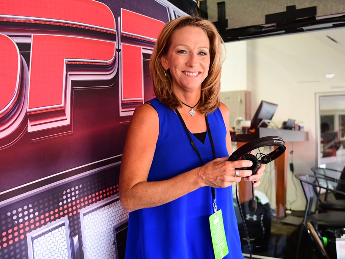 ESPN's and CBS' Beth Mowins previews #LVvsDEN 