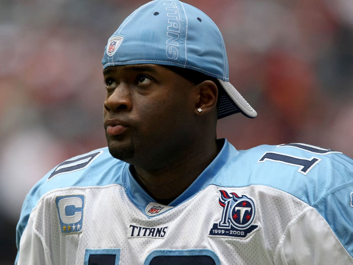 QB Vince Young out of the game and out of money - CBS News