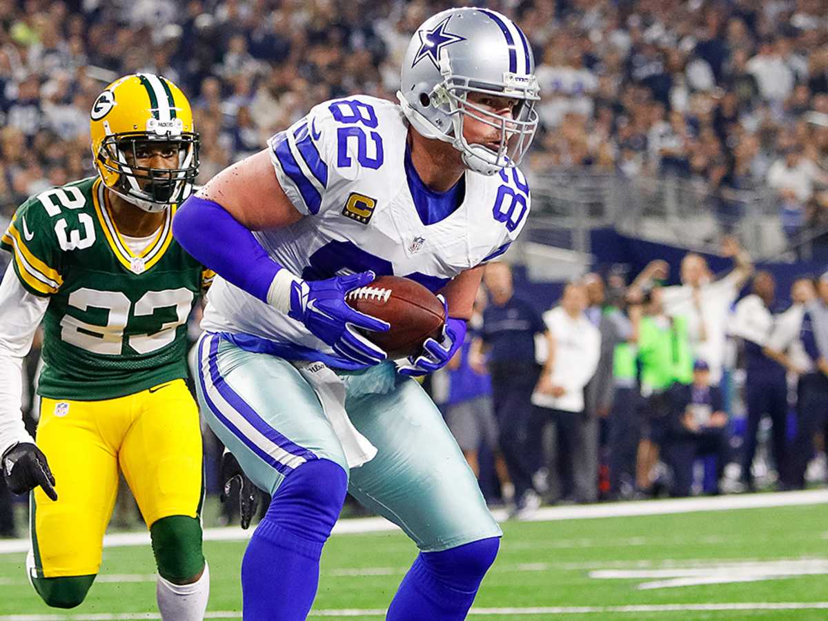 Jason Witten is definitely following Tony Romo to TV 