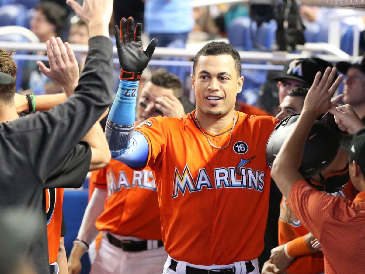 Giancarlo Stanton setting torrid pace in hitting home runs for Marlins