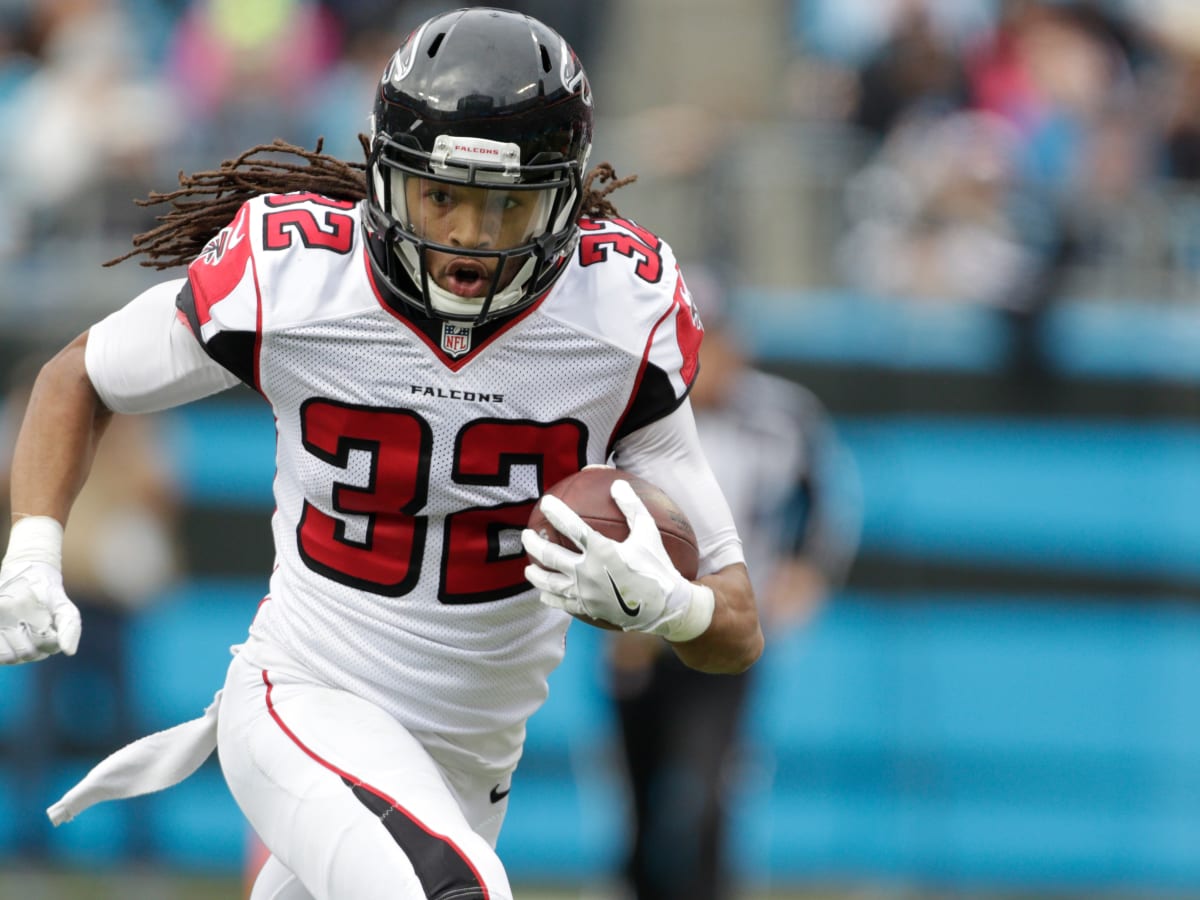 Jalen Collins elevated Falcons in PFF's secondary rankings