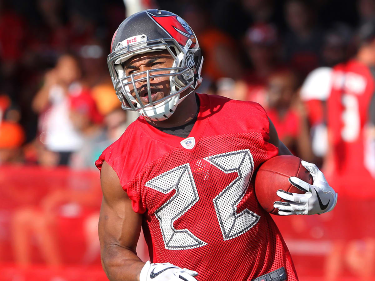 Buccaneers Running Back Doug Martin to Enter Treatment Facility After  Learning of Suspension