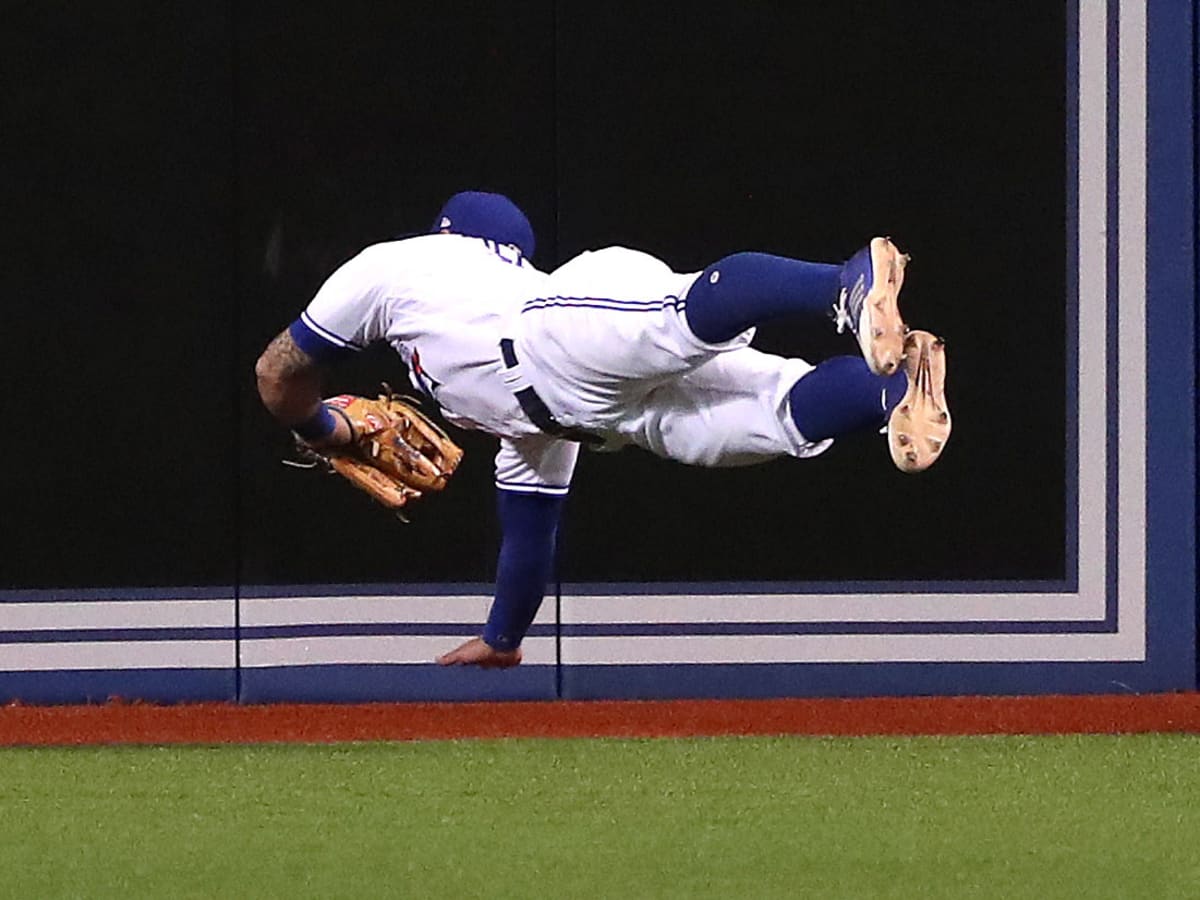 Pillar robs Ramirez with amazing diving grab 