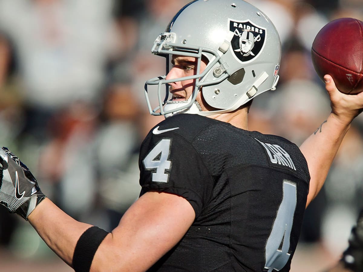 Derek Carr Signs $125 Million Contract With Raiders