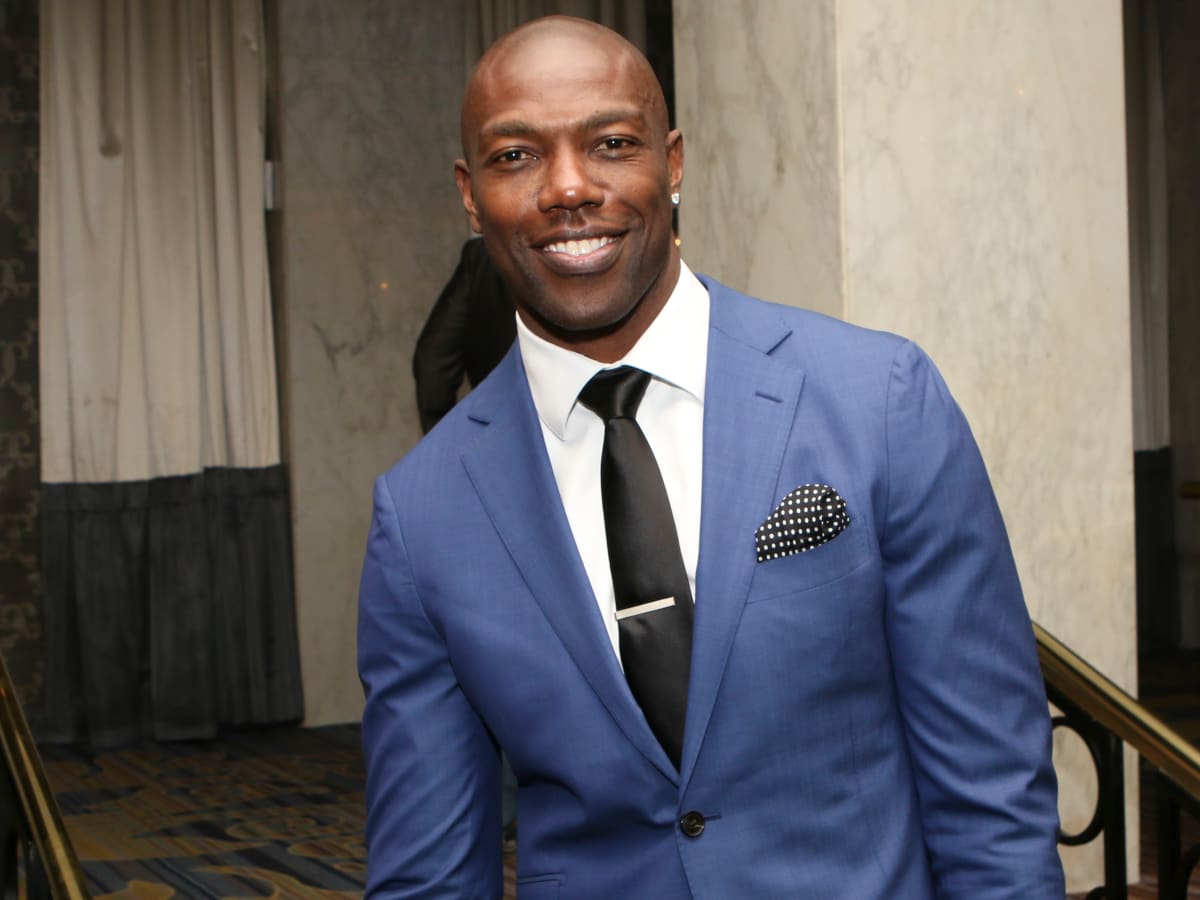 Terrell Owens thinks he should be playing, not retired - Sports Illustrated