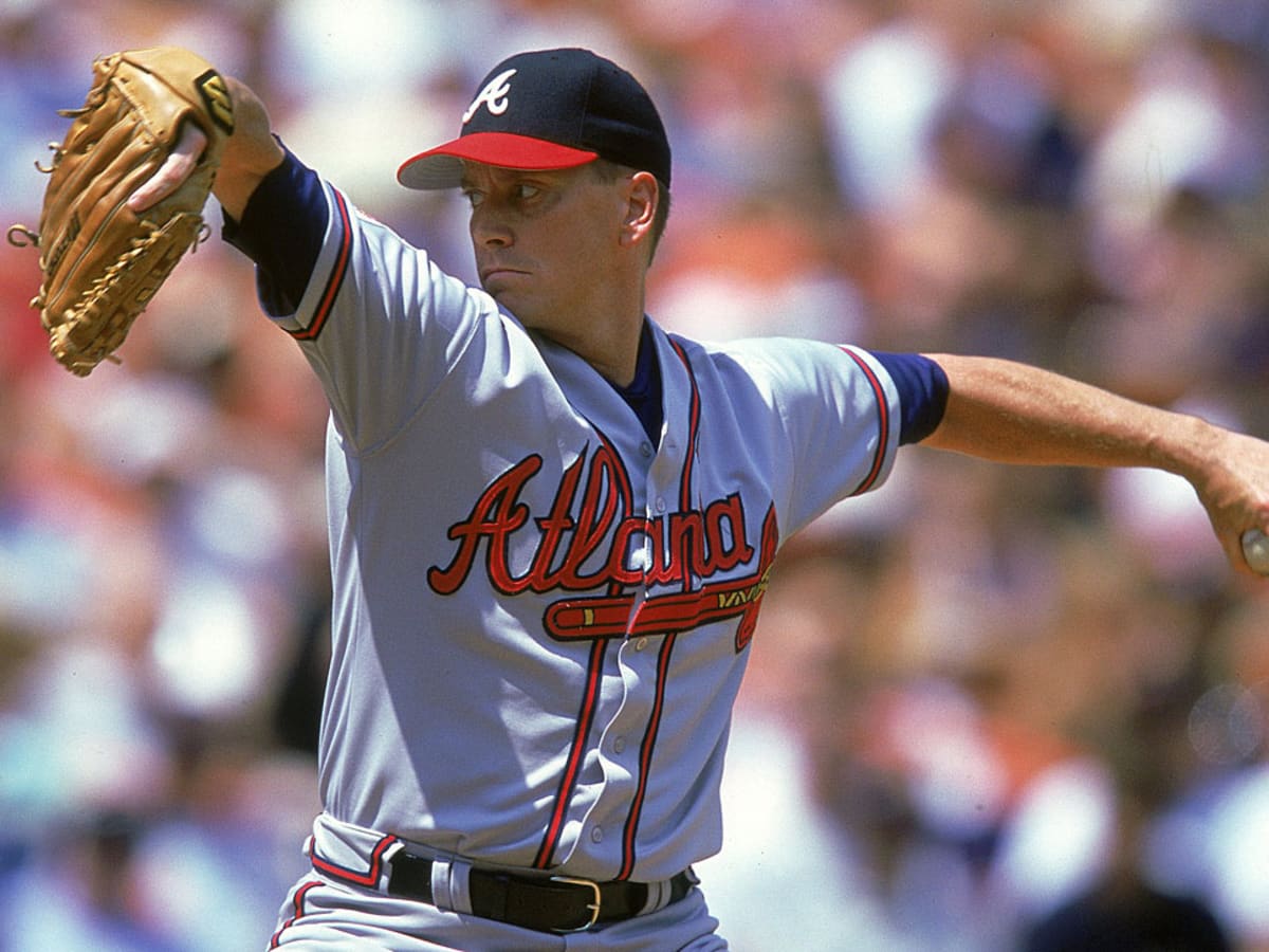 Lids Tom Glavine Atlanta Braves Fanatics Authentic Unsigned Pitches During  Game Six of the 1995 World Series vs. Cleveland Indians Photograph