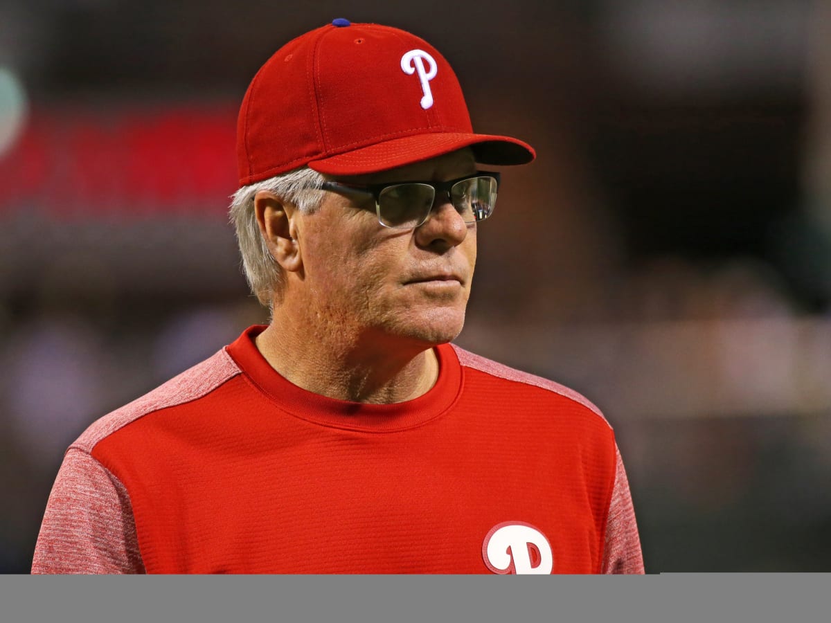 Sandberg resigns as Phillies' manager