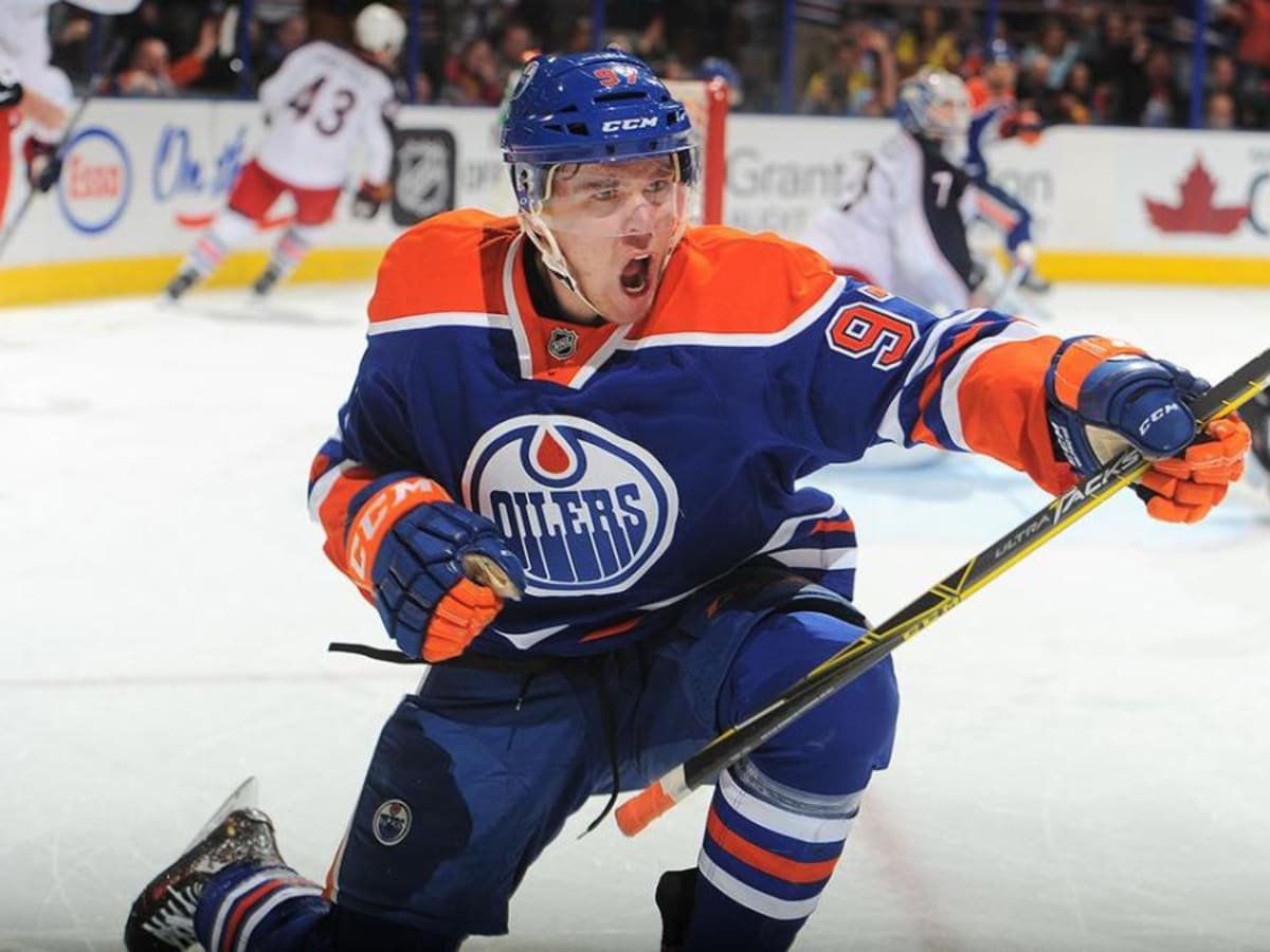 Connor McDavid signs 8-year, $100 million deal with Edmonton