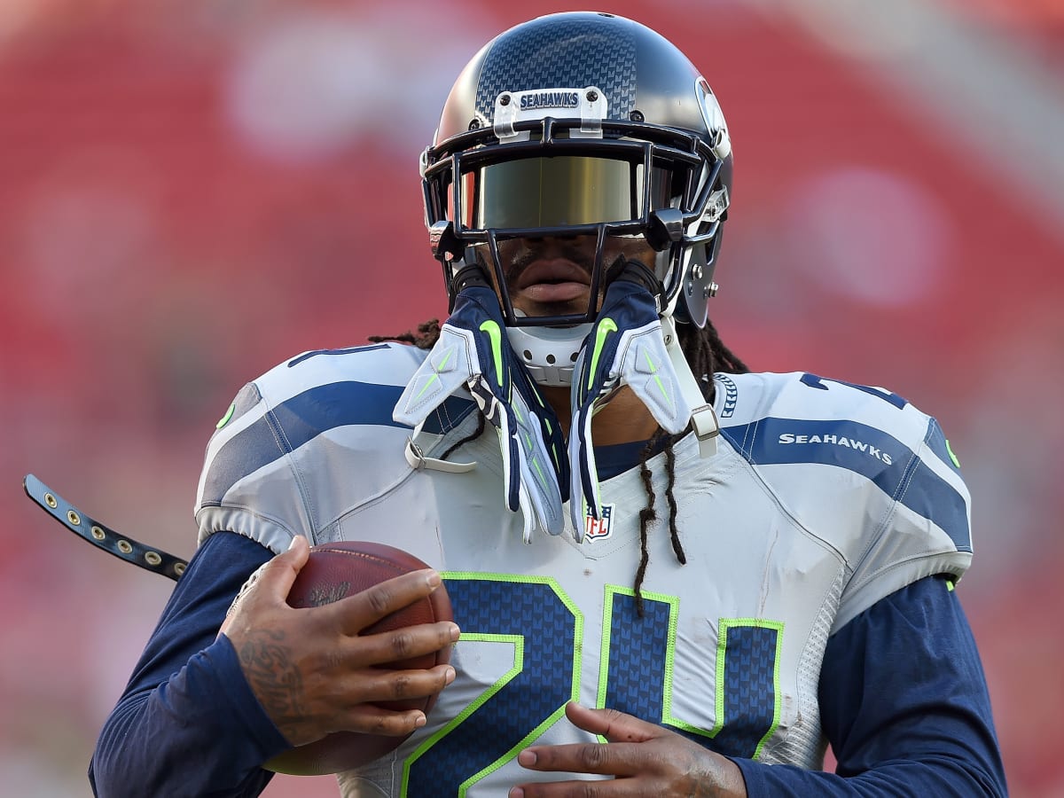 Marshawn Lynch emerges in Raiders gear for the first time - Field Gulls