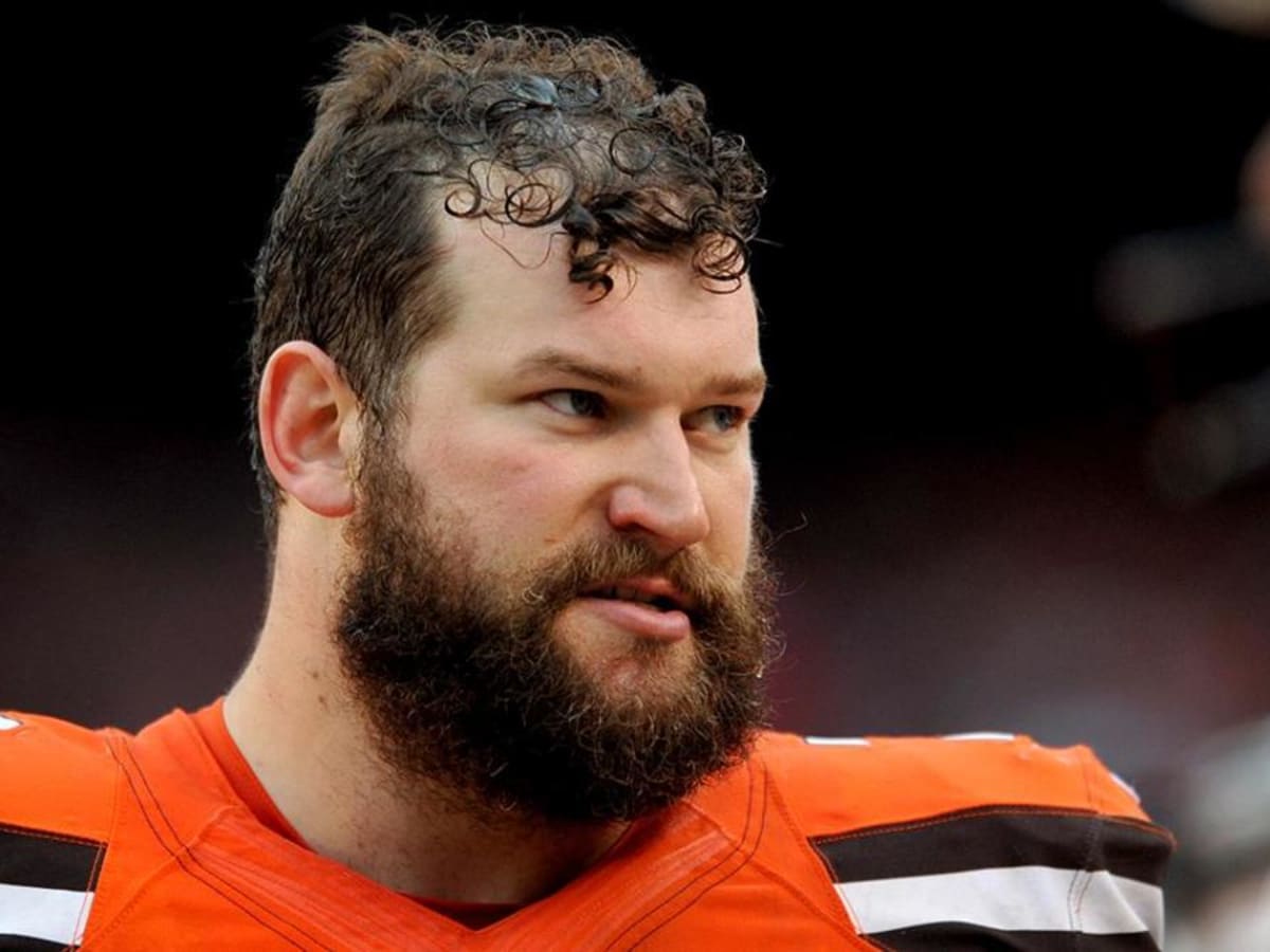 Browns' Joe Thomas done for season with torn triceps