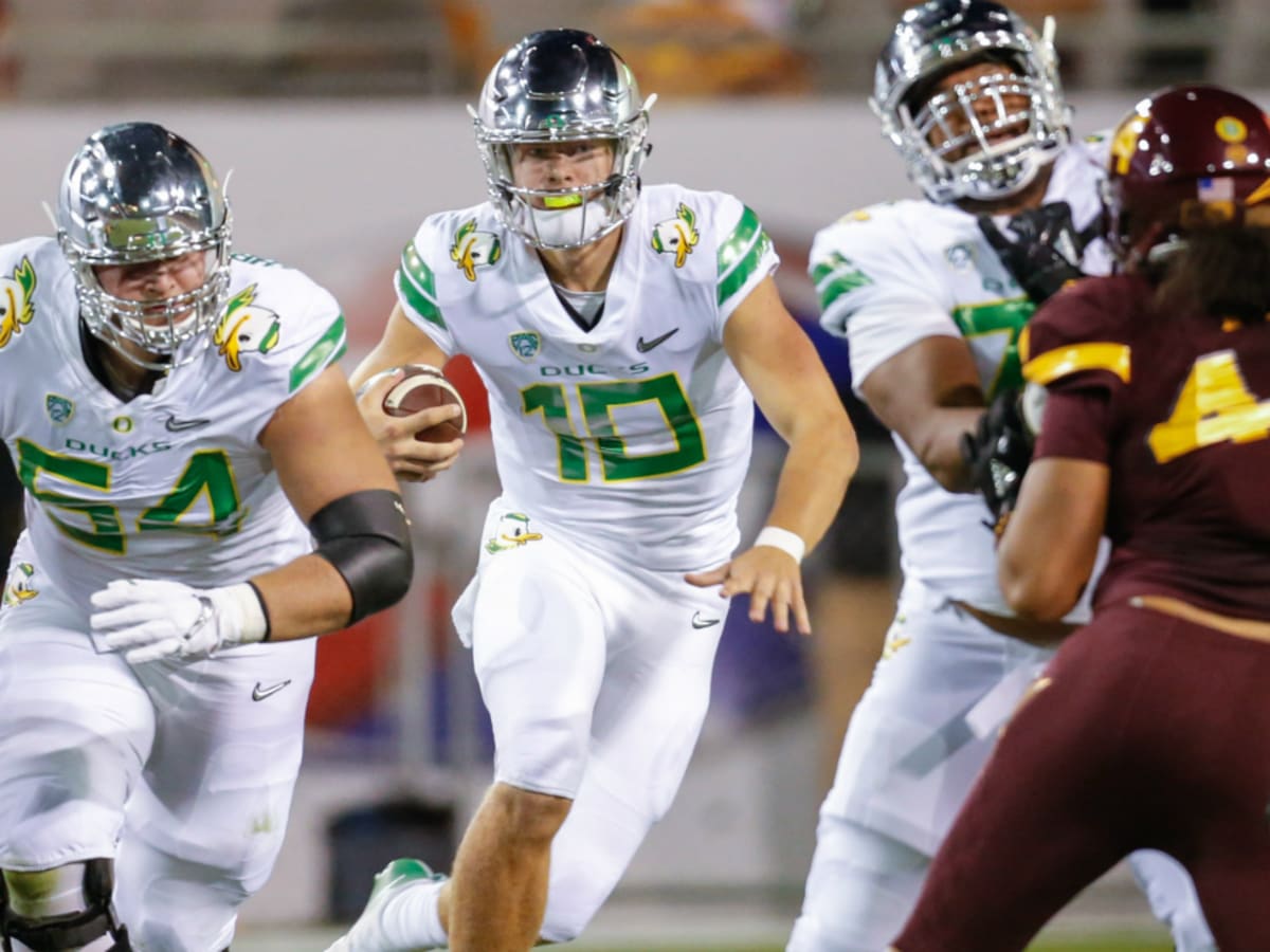 Q&A With Justin Herbert: Bulking Up, Favorite Oregon Uniform, Callaway Club  Fittings - The Spun: What's Trending In The Sports World Today