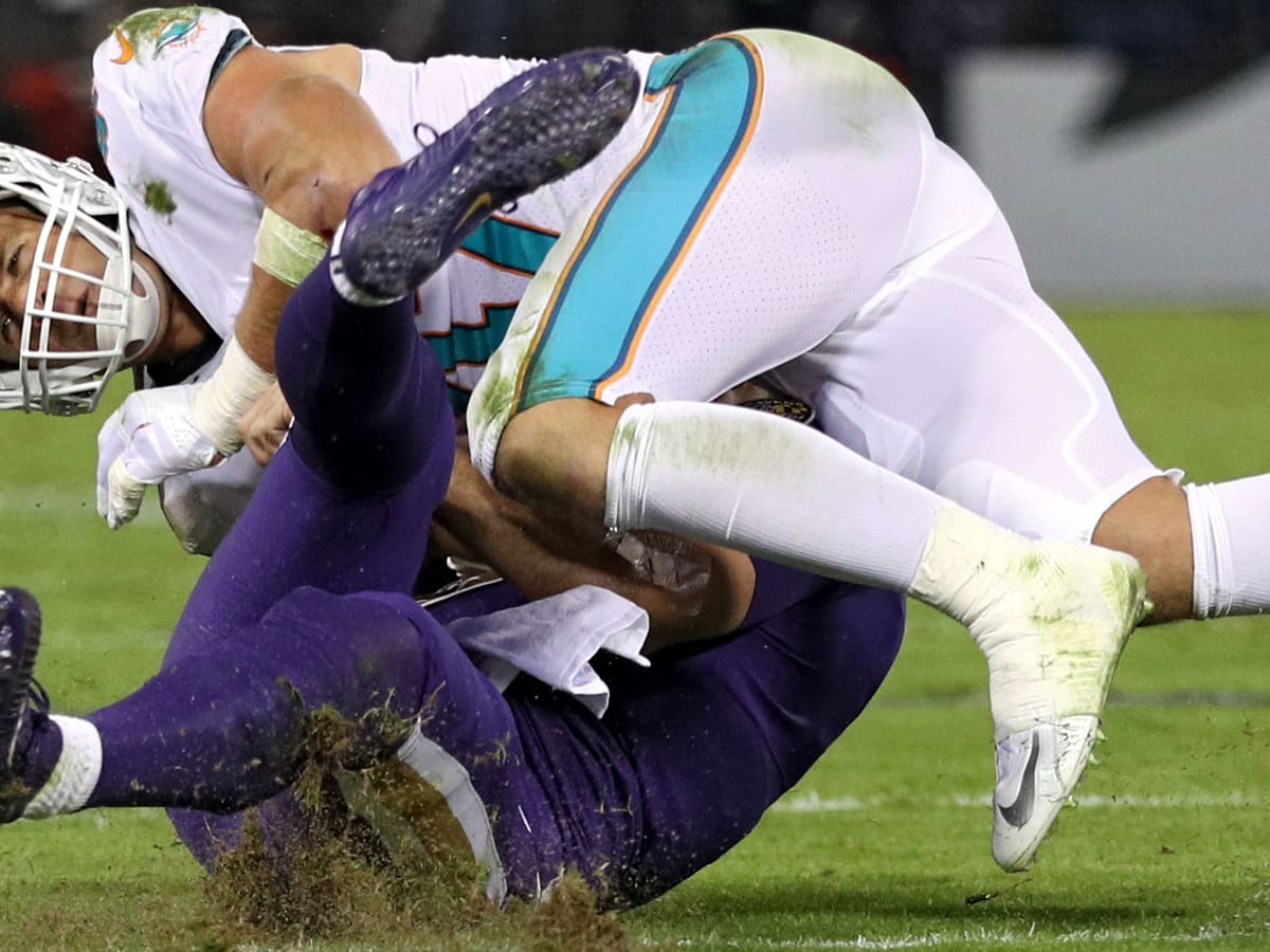 Dolphins Kiko Alonso breaks thumb