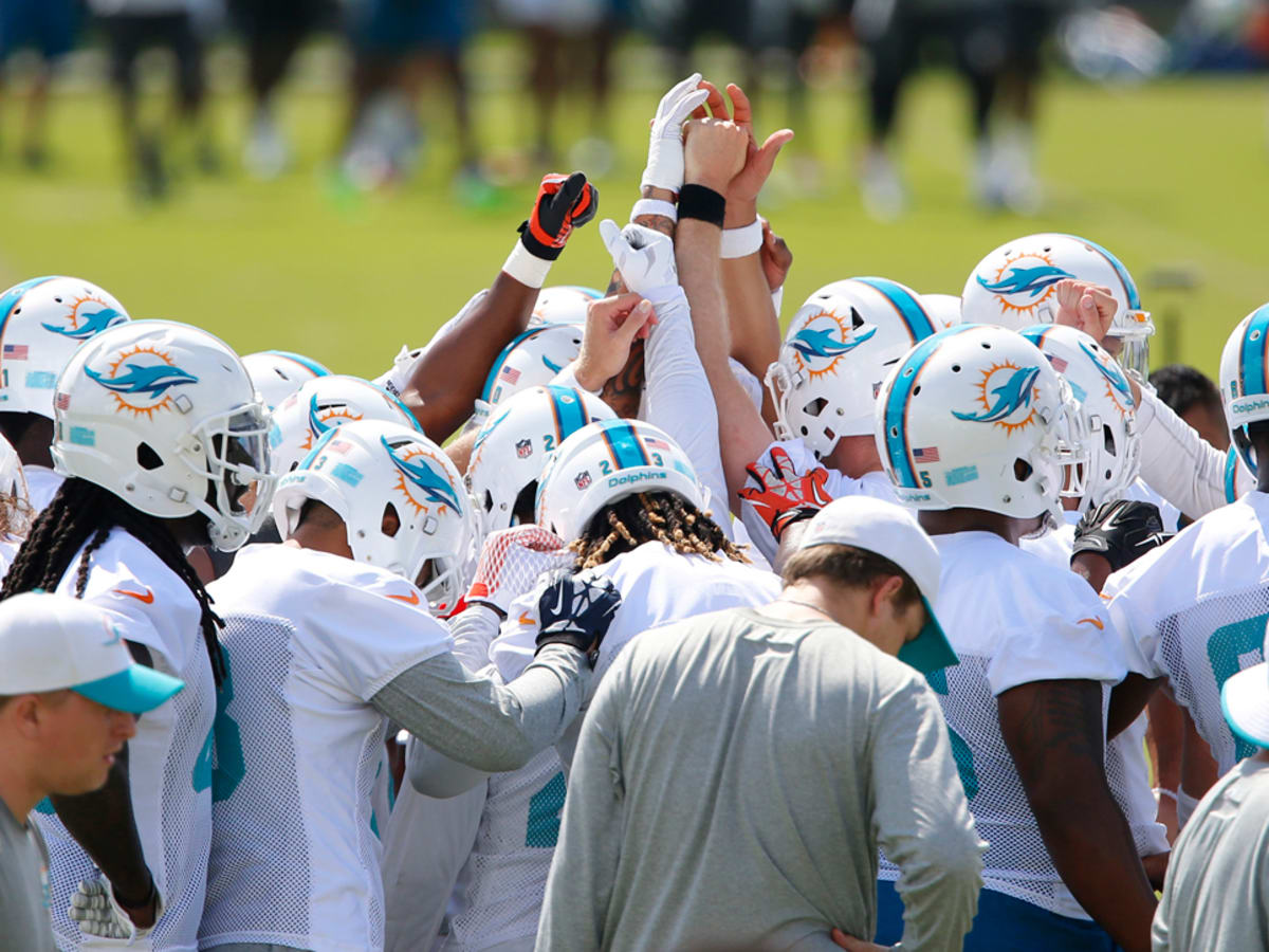 Dolphins make five roster moves, including release of two Hurricanes