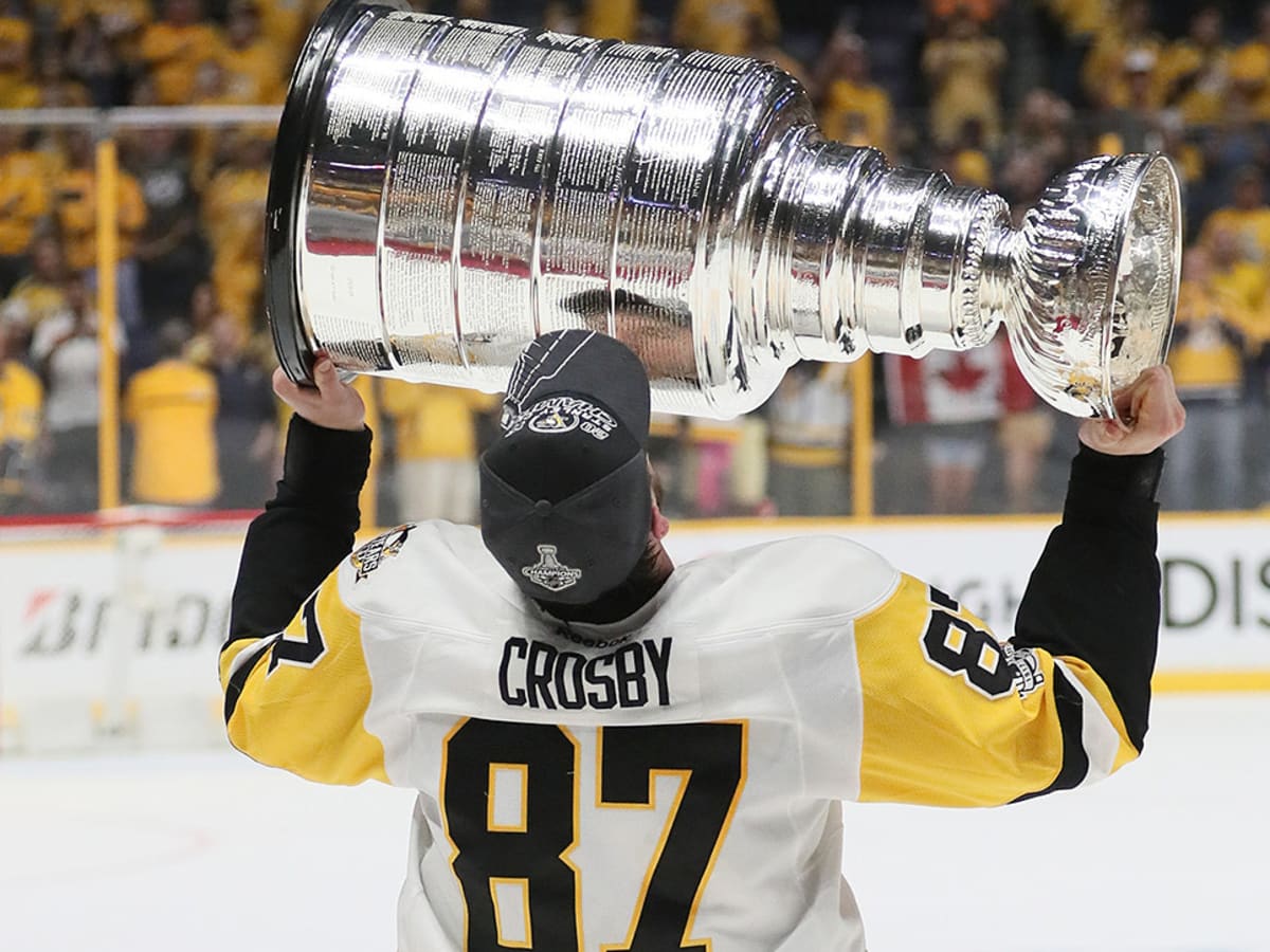 File:Sidney Crosby Stanley Cup.jpg - Wikipedia