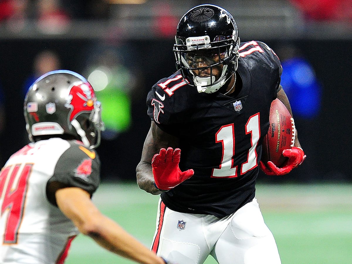 Tampa Bay Buccaneers Make Smart Move, Sign Julio Jones As Insurance Policy