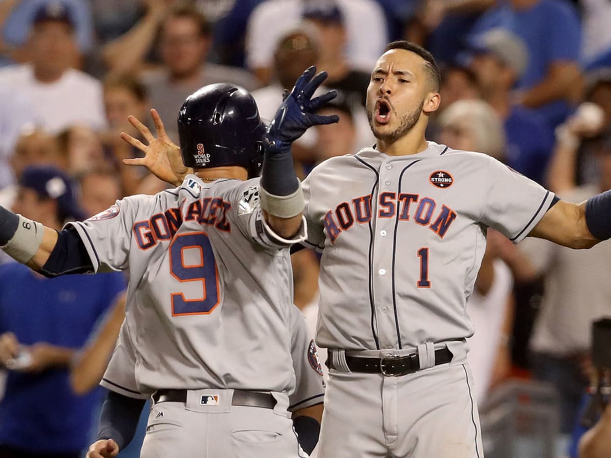 Houston Astros Marwin Gonzalez (9) at bat against the Miami