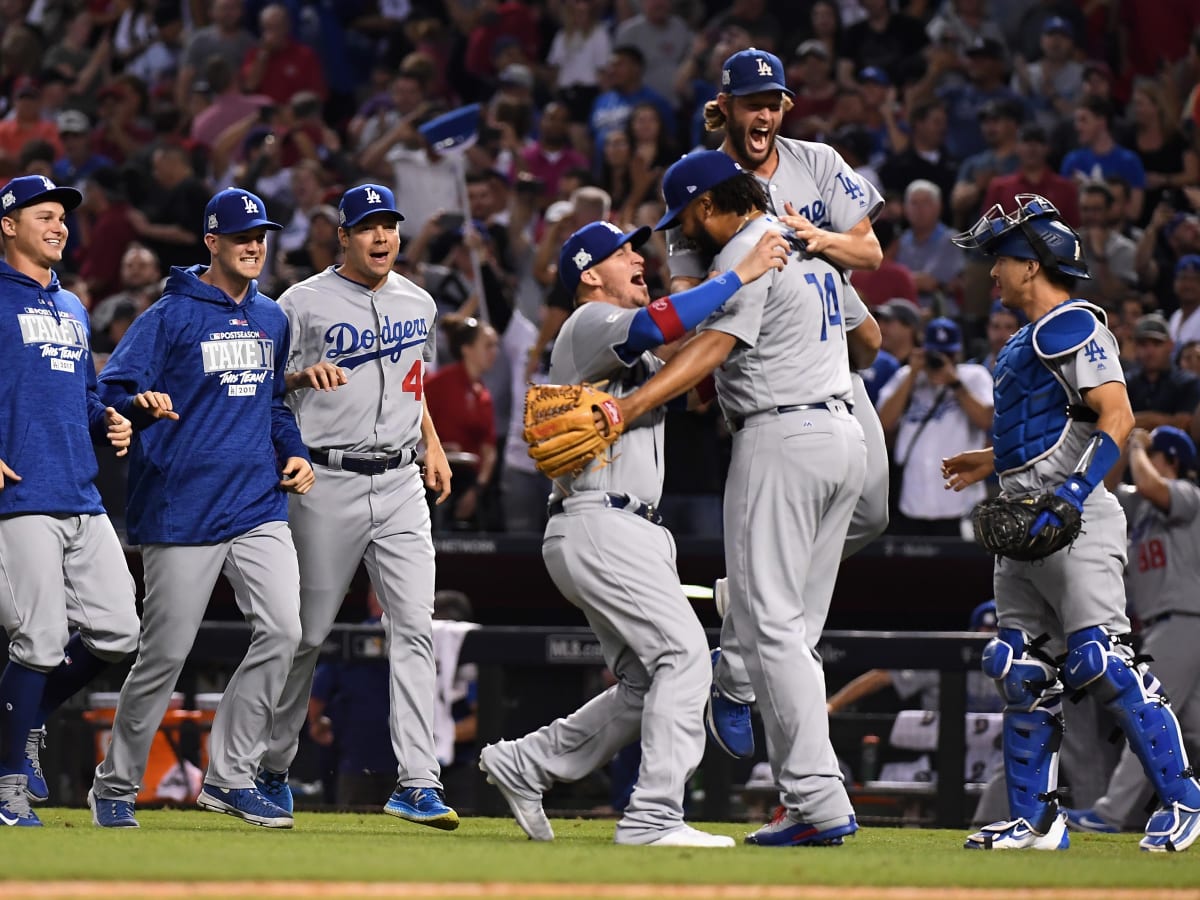 BOOOOO: The Diamondbacks Had Police Protect The Pool Inside Chase Field So  The Dodgers Couldn't Celebrate In It After LA Clinched The NL West