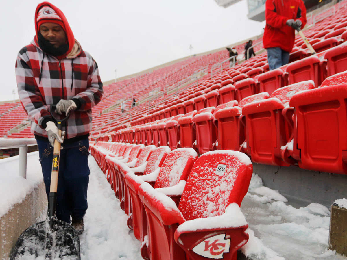 Chiefs-Steelers NFL Divisional Playoff Game Pushed Back by Winter