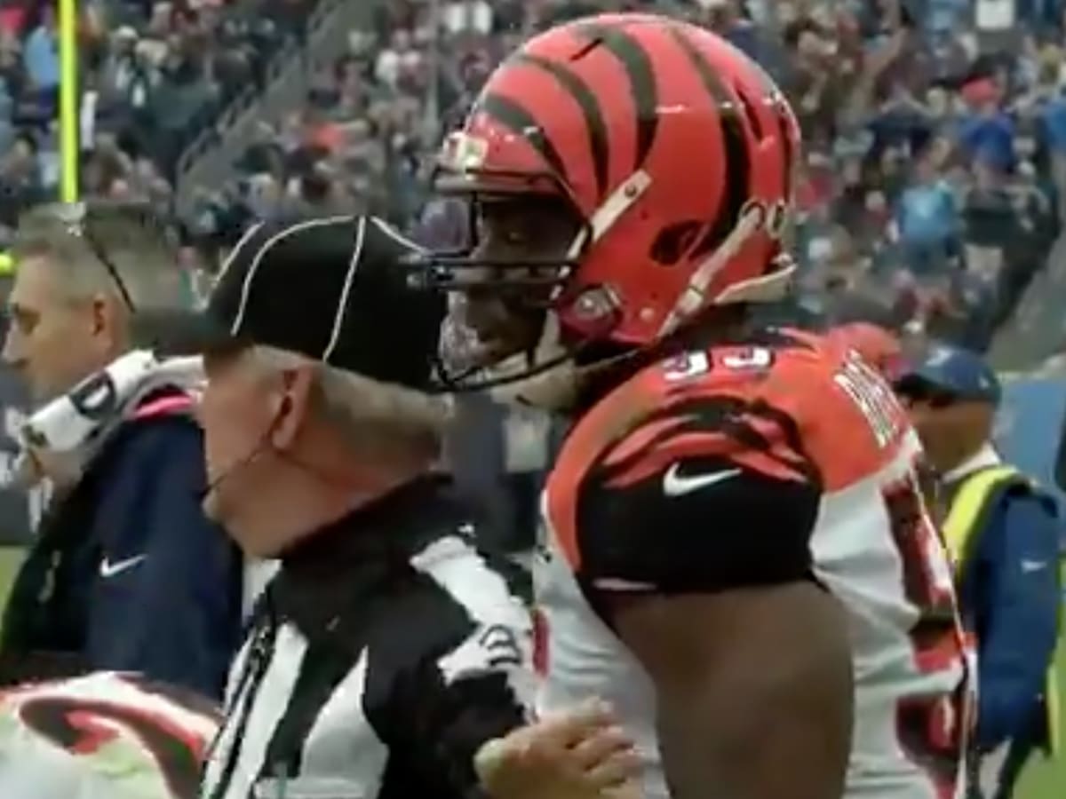 Vontaze Burfict ejected after making contact with official