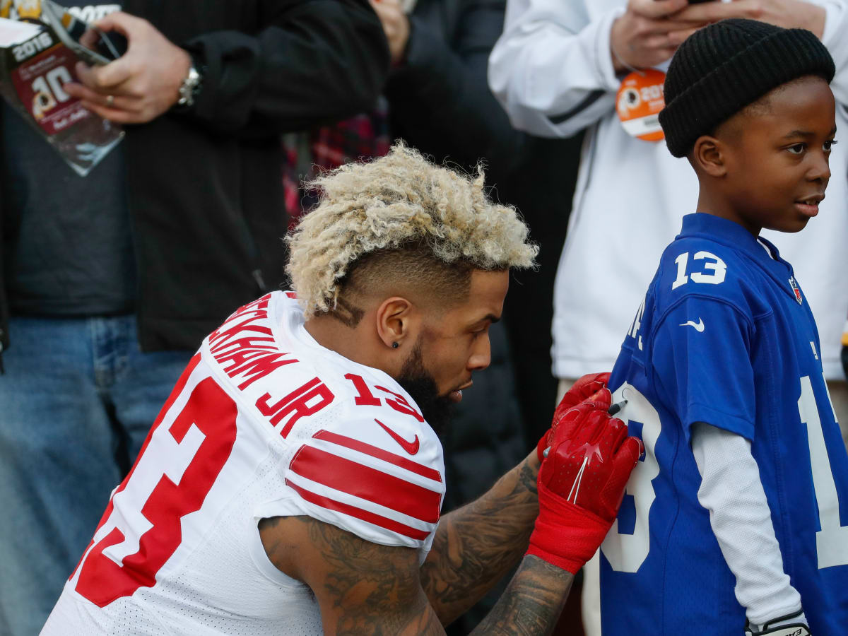 Giants' Odell Beckham signs jersey for young fan (video) - Sports  Illustrated