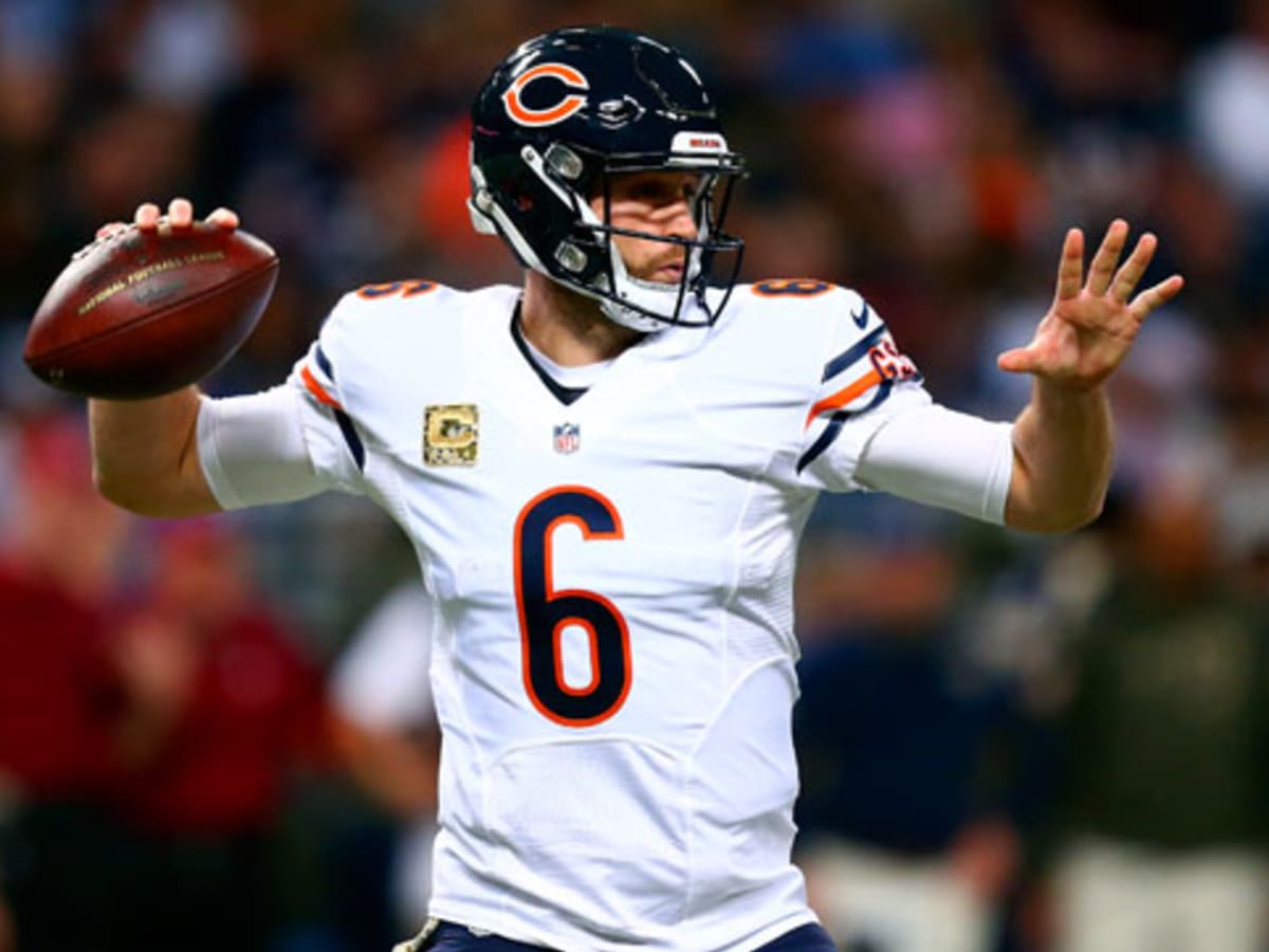 Chicago Bears quarterback Jay Cutler (6) throws before an NFL