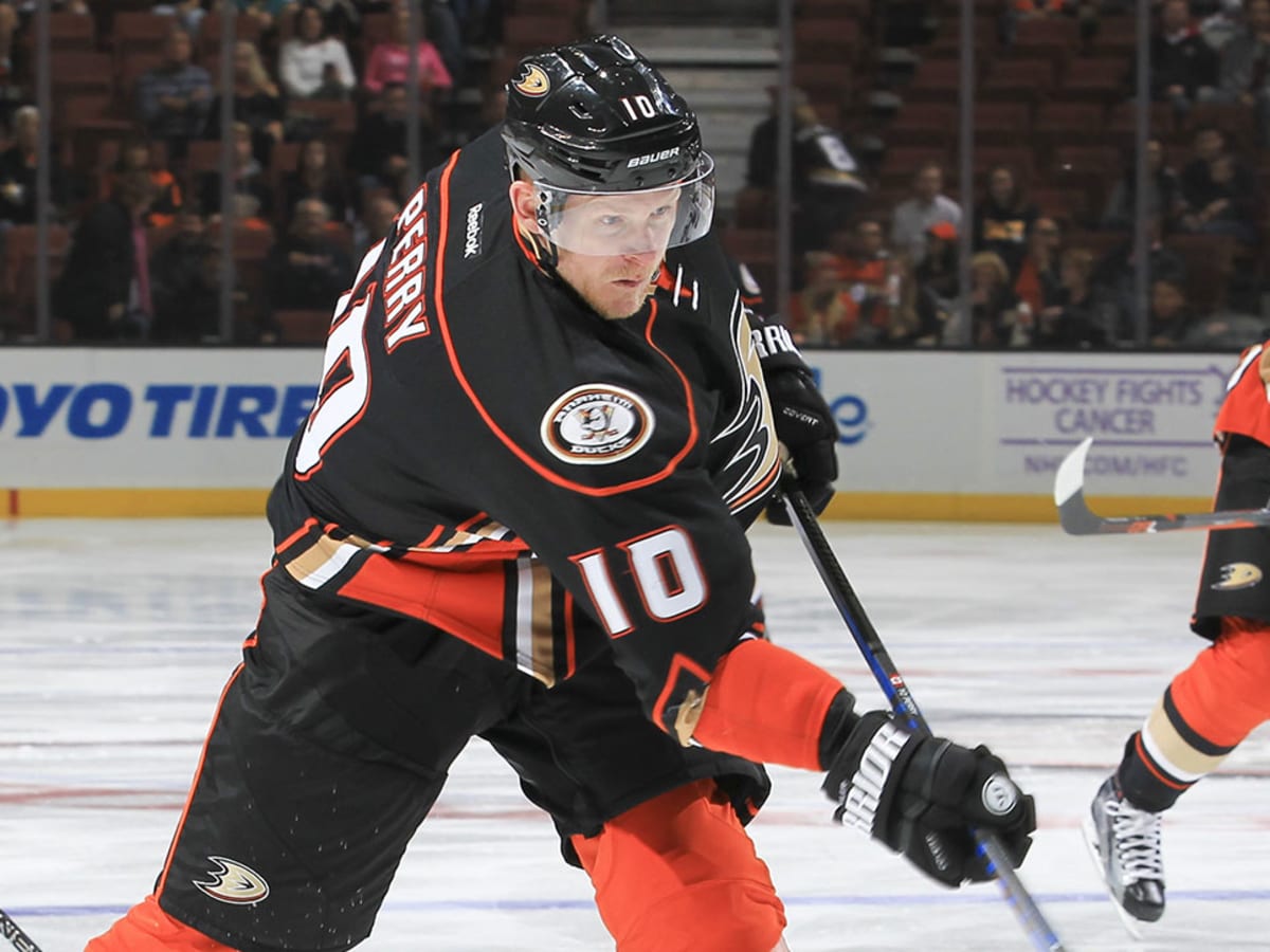 Watch: Ducks' Corey Perry steals Ron Hainsey's stick - Sports