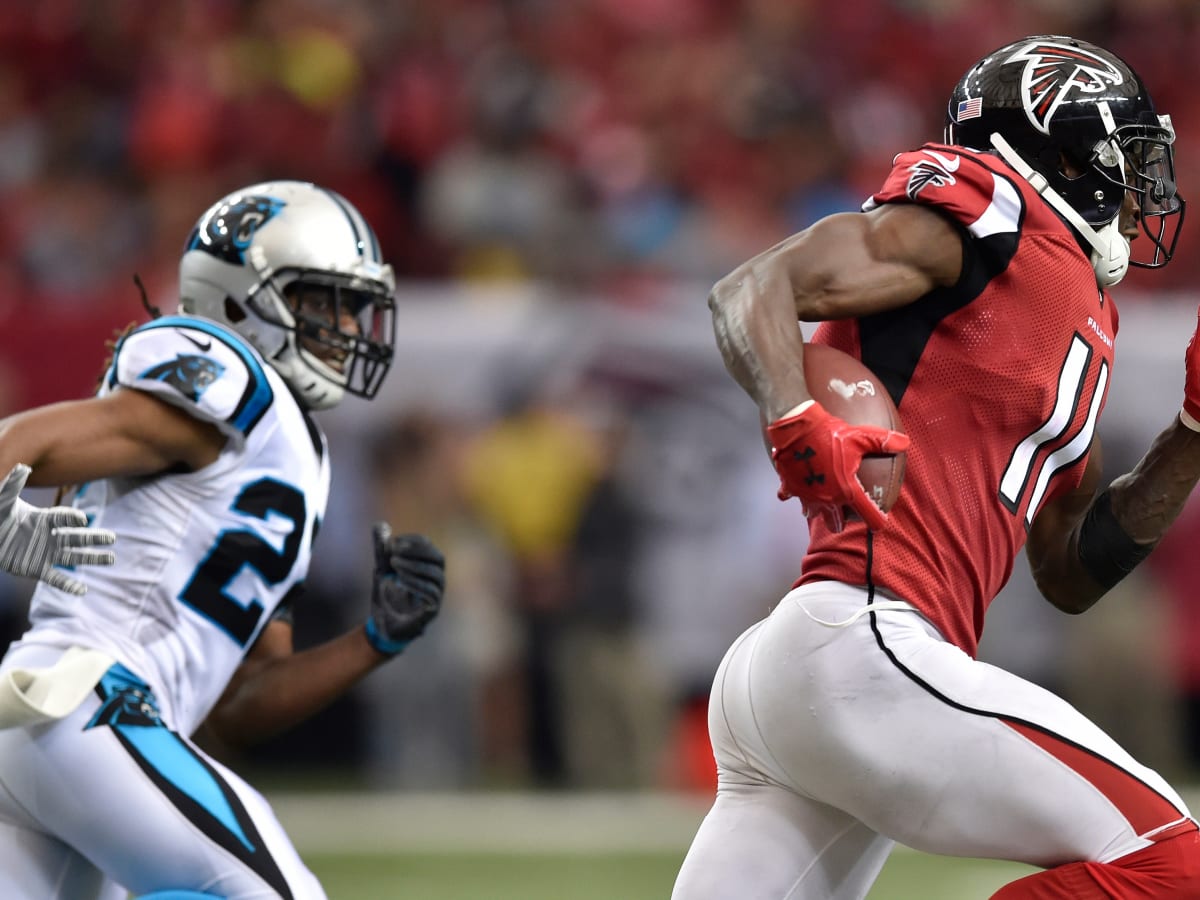 WATCH: Falcons' Julio Jones manhandles Packers DBs en route to a