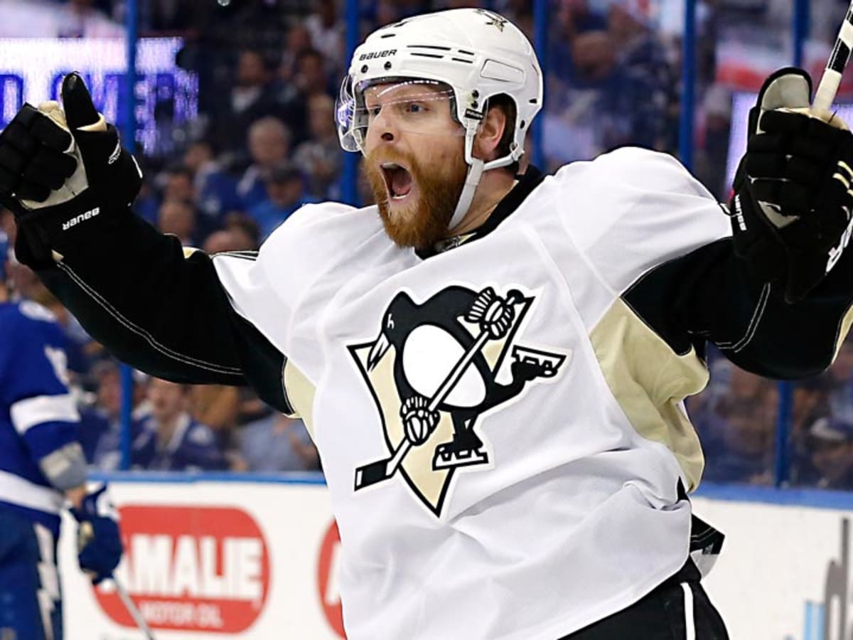 Toronto Maple Leafs trade Phil Kessel to Pittsburgh Penguins - Sports  Illustrated