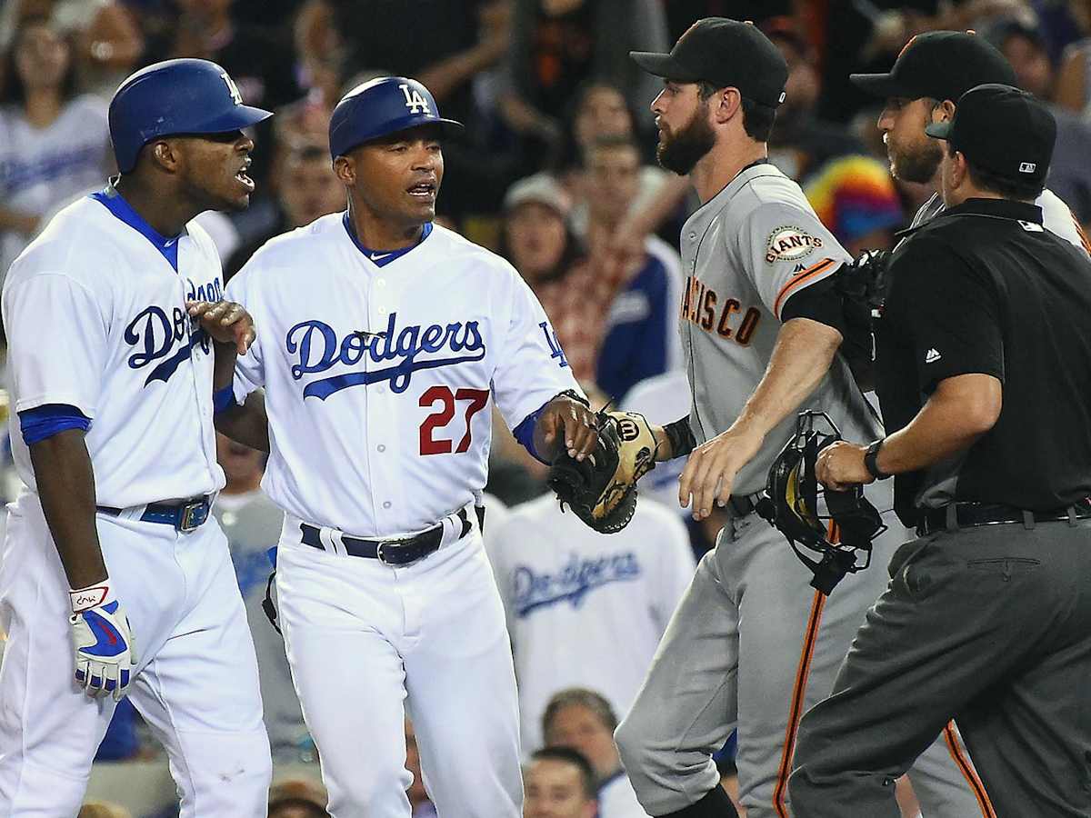 Yasiel Puig hits 3-run home run, has epic bat flip 