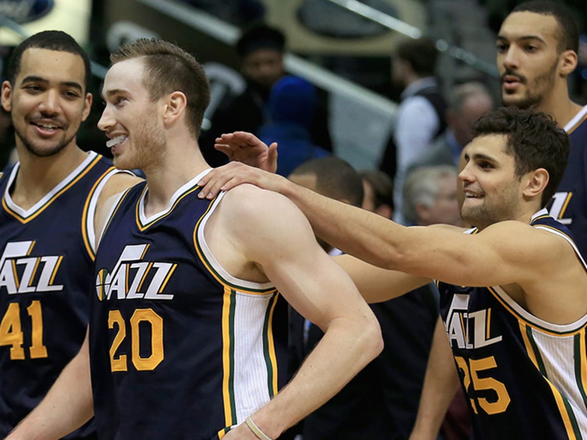 Report: Gordon Hayward, Utah Jazz remain 'far apart' in contract  discussions - Sports Illustrated