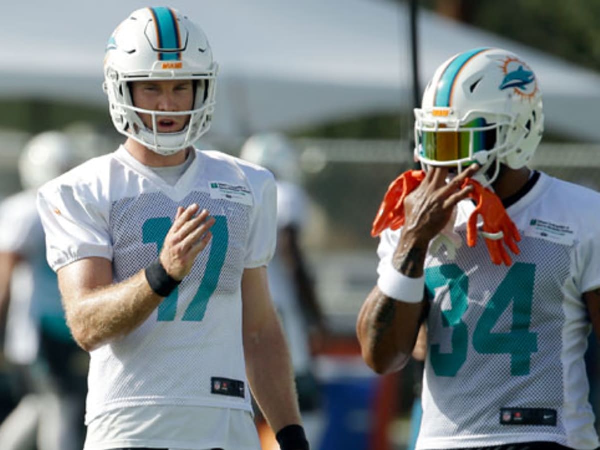 Dolphins think Jay Cutler 'is going to go,' but Tony Lippett injured