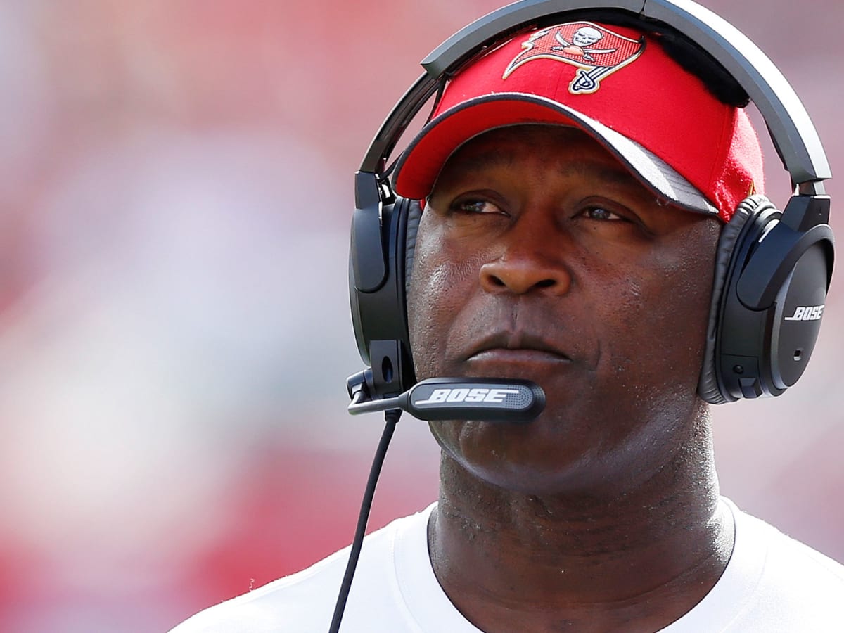 Illinois hires former Bucs coach Lovie Smith