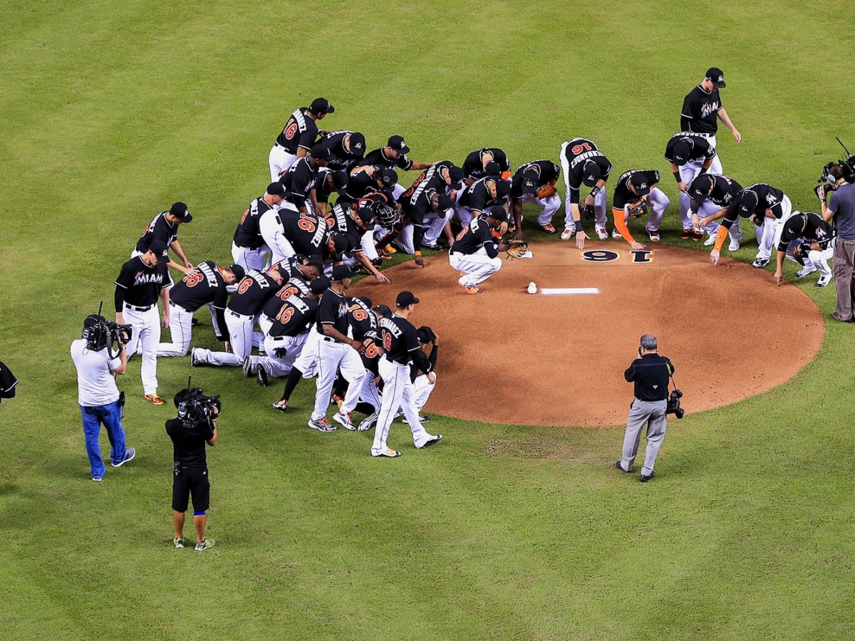 Marlins Pay Tribute to Jose Fernandez by Wearing No. 16 Jersey - ABC News