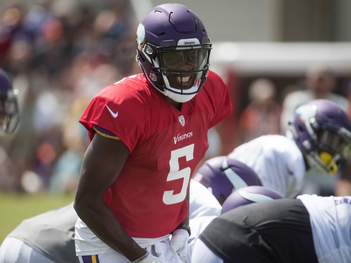 As Teddy Bridgewater preps for surgery, Vikings assess QB options