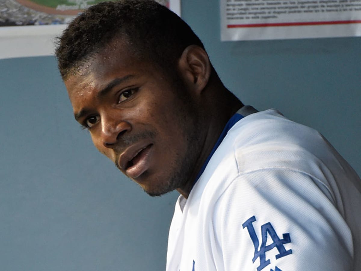 Dodgers' Yasiel Puig makes incredible throw