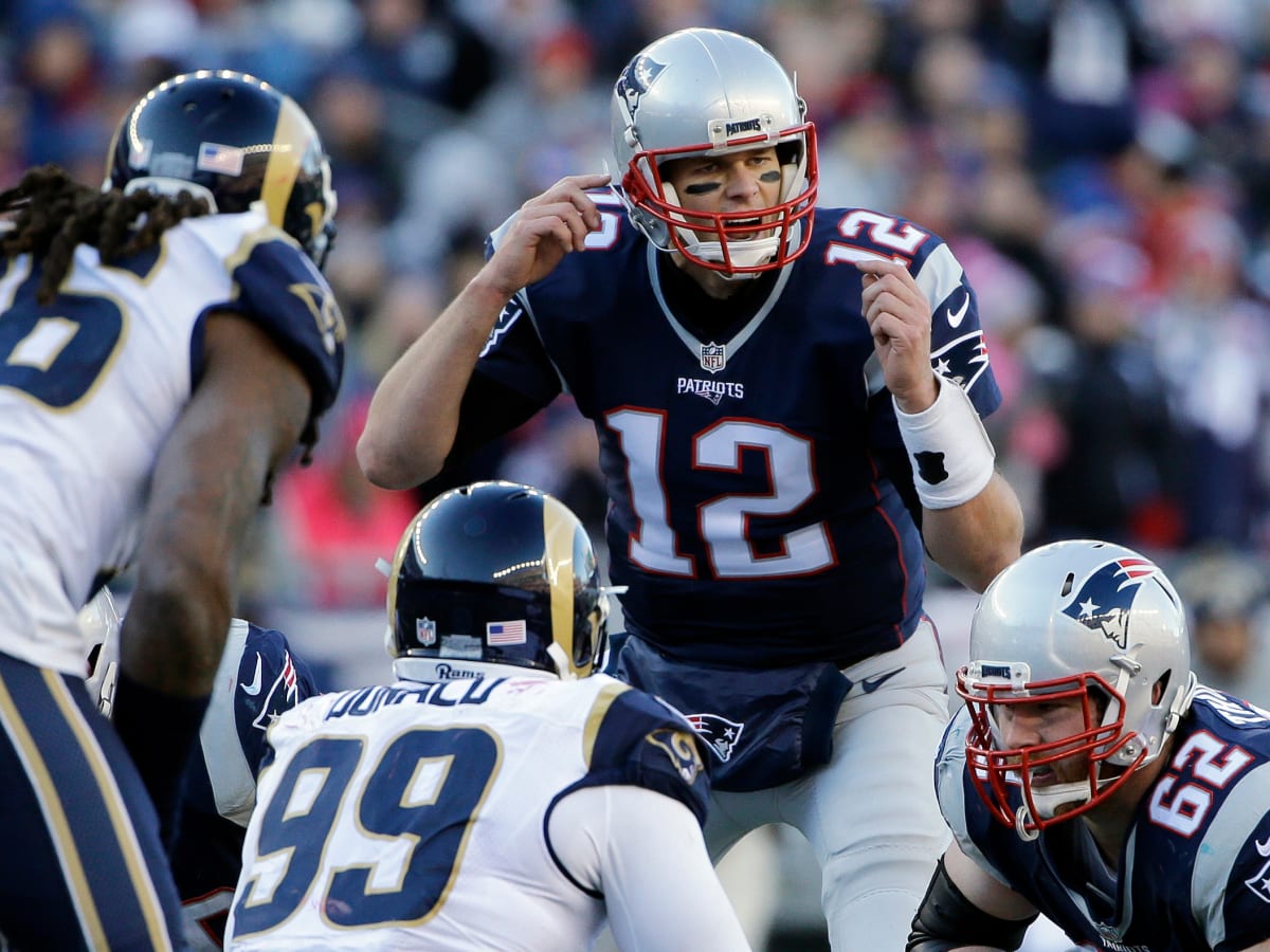 Patriots' Tom Brady nearing Brett Favre, Peyton Manning on NFL's all-time  passing list