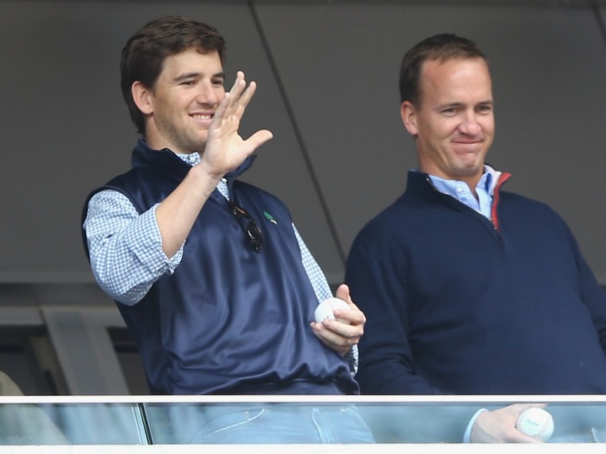 Eli Manning reacts to Peyton winning another Super Bowl - Sports