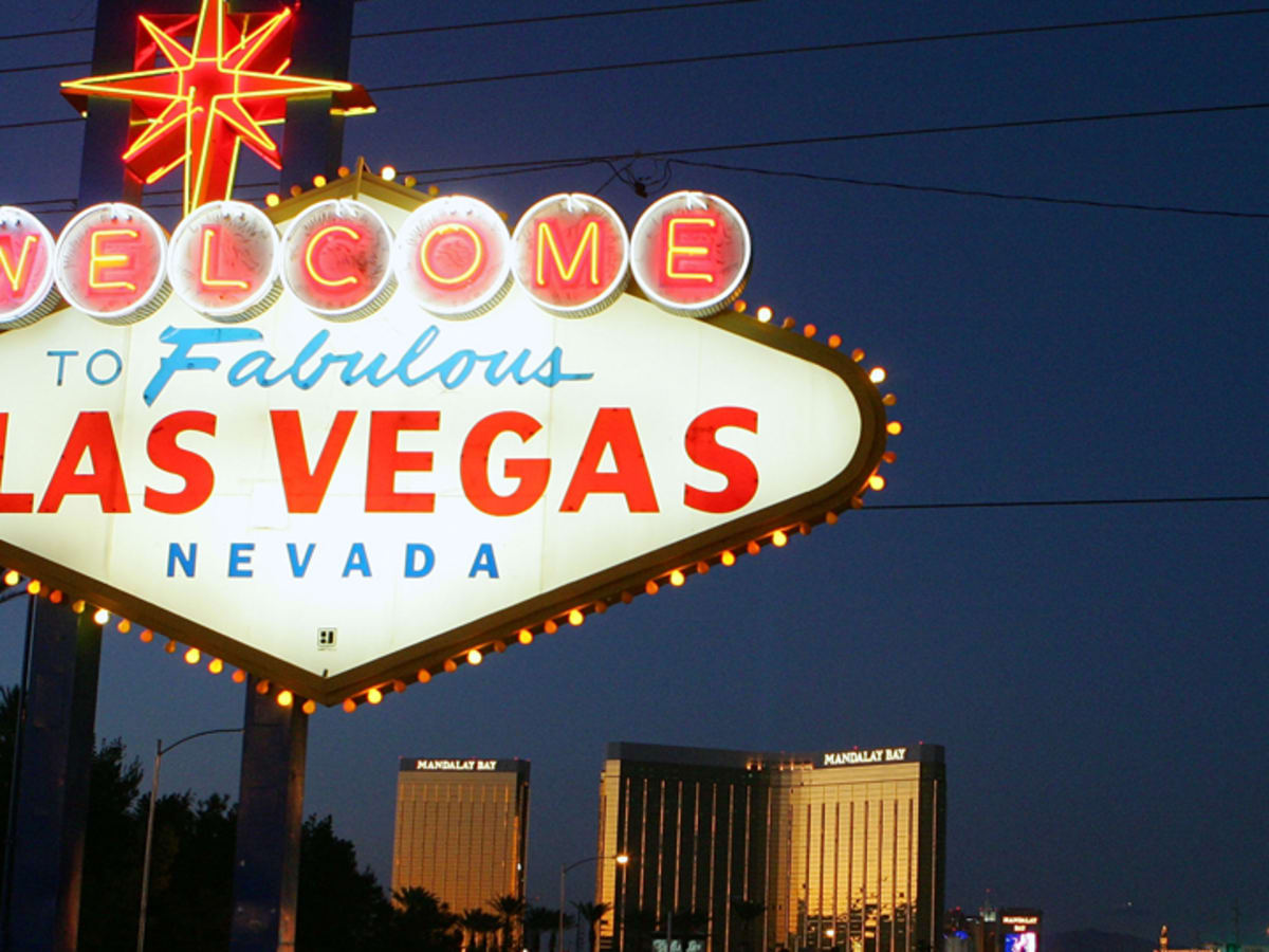 Las Vegas Raiders Busch Light Neon-Like LED Sign