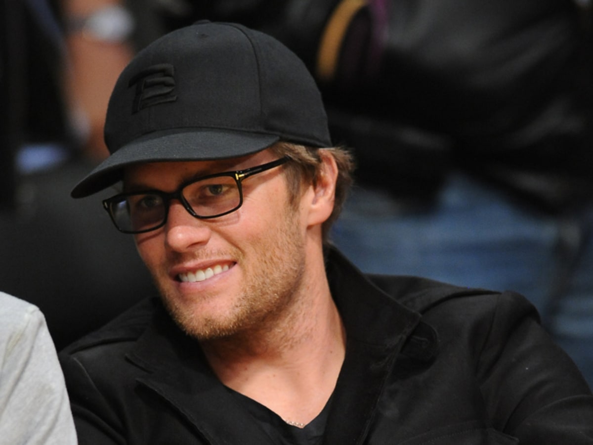 Tom Brady Shows Off Some Black-Framed Glasses While Sitting Courtside at  Celtics-Lakers Game (Photo) 