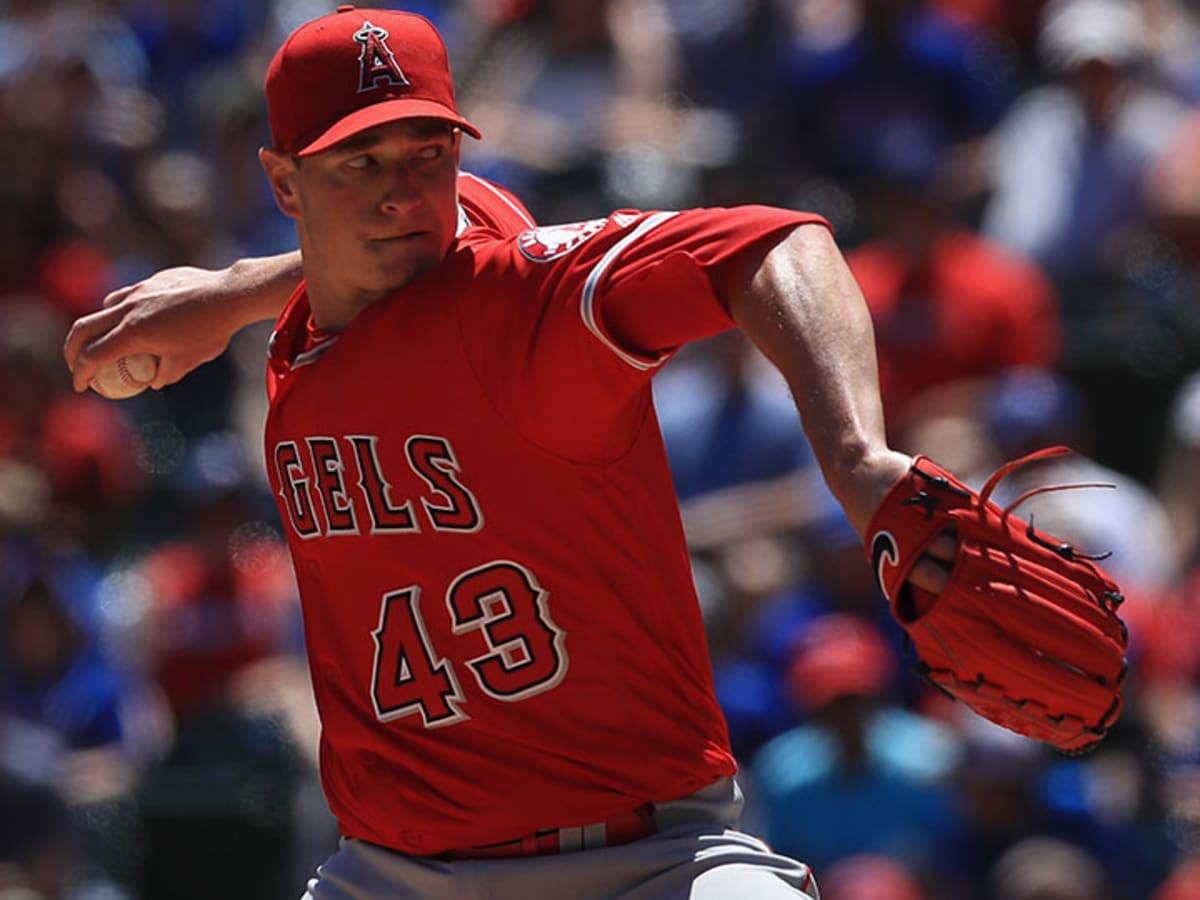 Rangers sign ex-Red Sox pitcher Garrett Richards to one-year deal