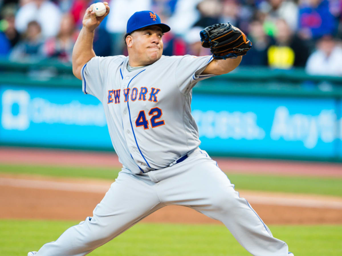 Mets' Colon gets 7th win, 2nd hit