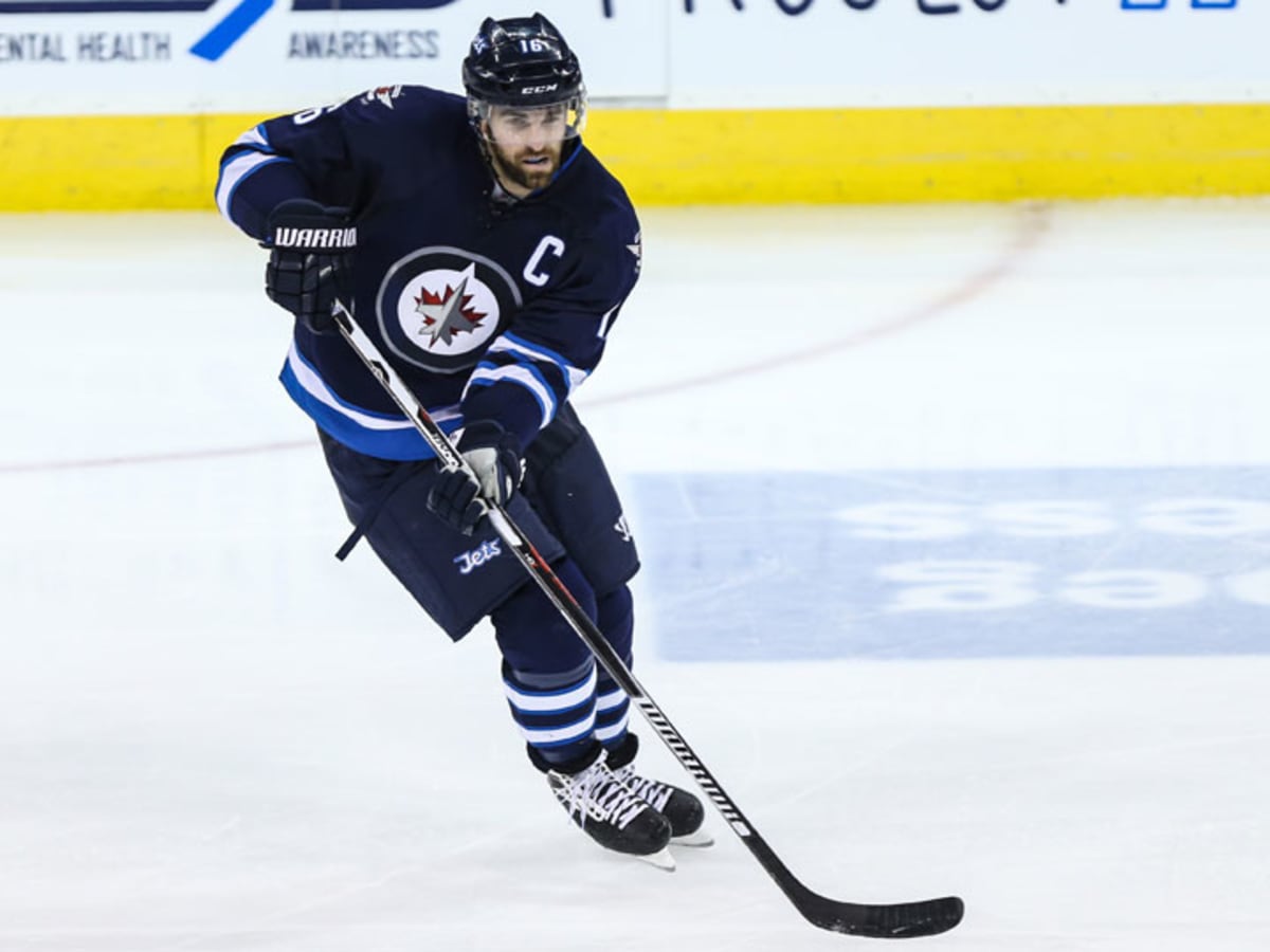 Winnipeg Jets' Andrew Ladd (16)warms up as the Jets prepare to