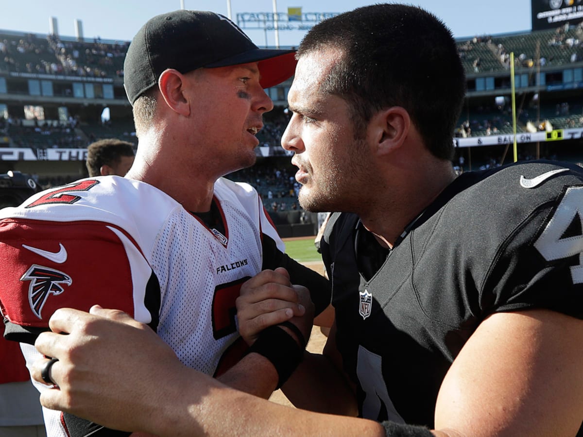 Derek Carr Responds To Tom Brady Rumors: Fans React - The Spun