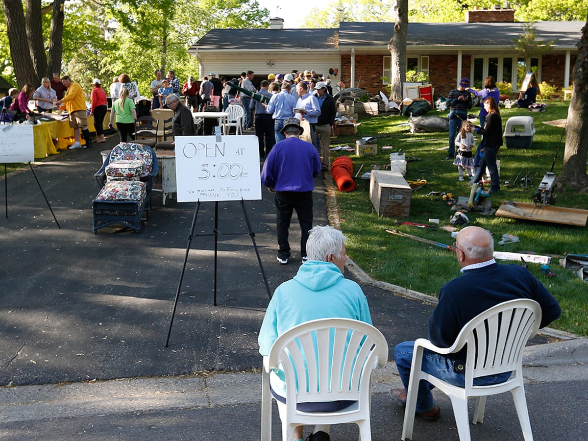 Bud Grant's garage sale