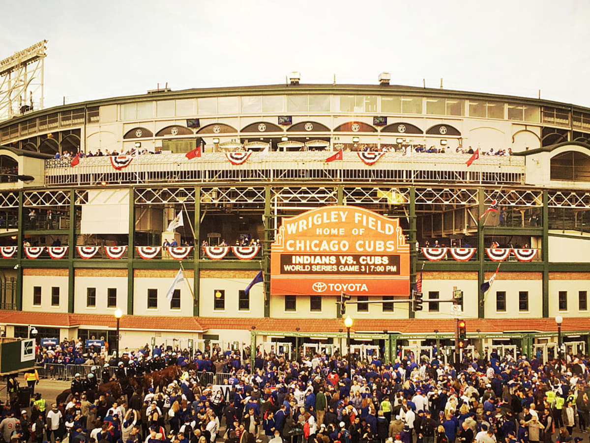 Flying the W: Scenes from Wrigleyville during the Cubs' World