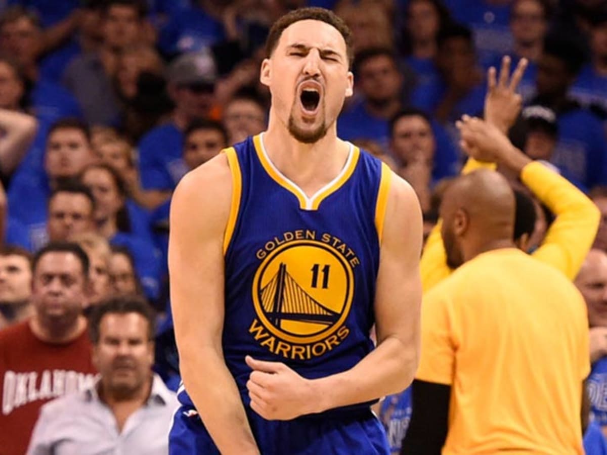 Watch Klay Thompson make a crazy shot, while his brother Trayce