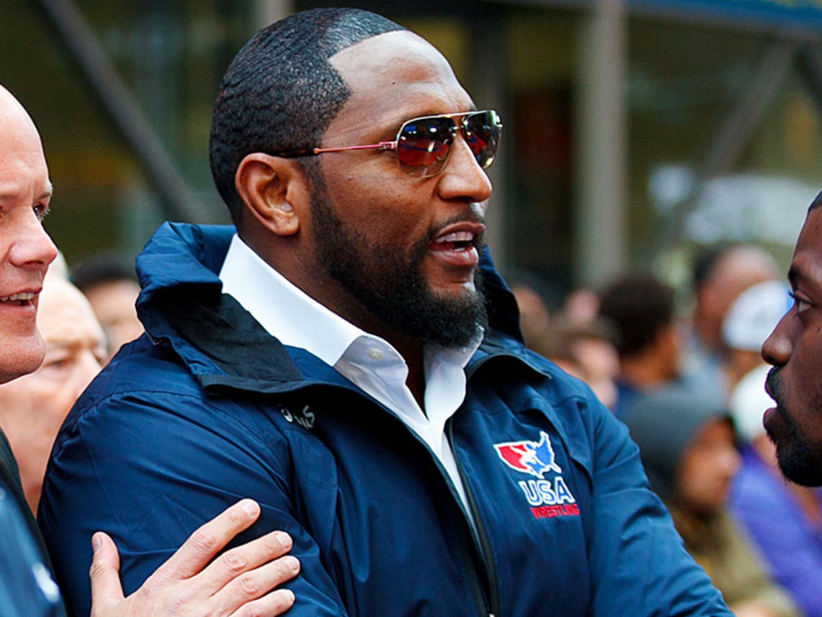Ray Lewis motivates Olympic wrestlers in Times Square - Sports Illustrated